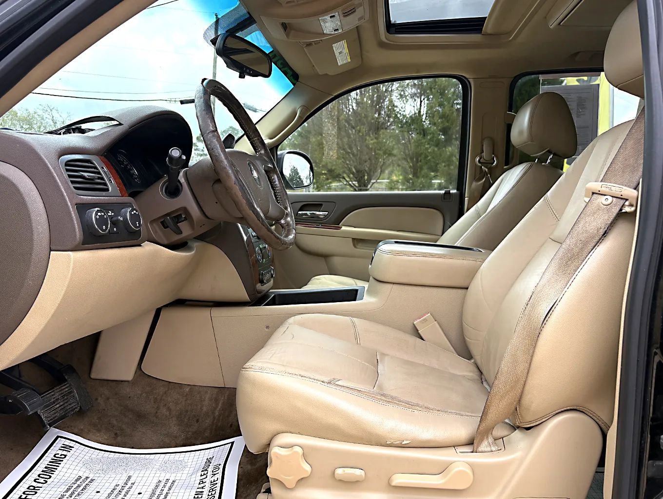 Used 2010 Chevrolet Suburban LT image 7