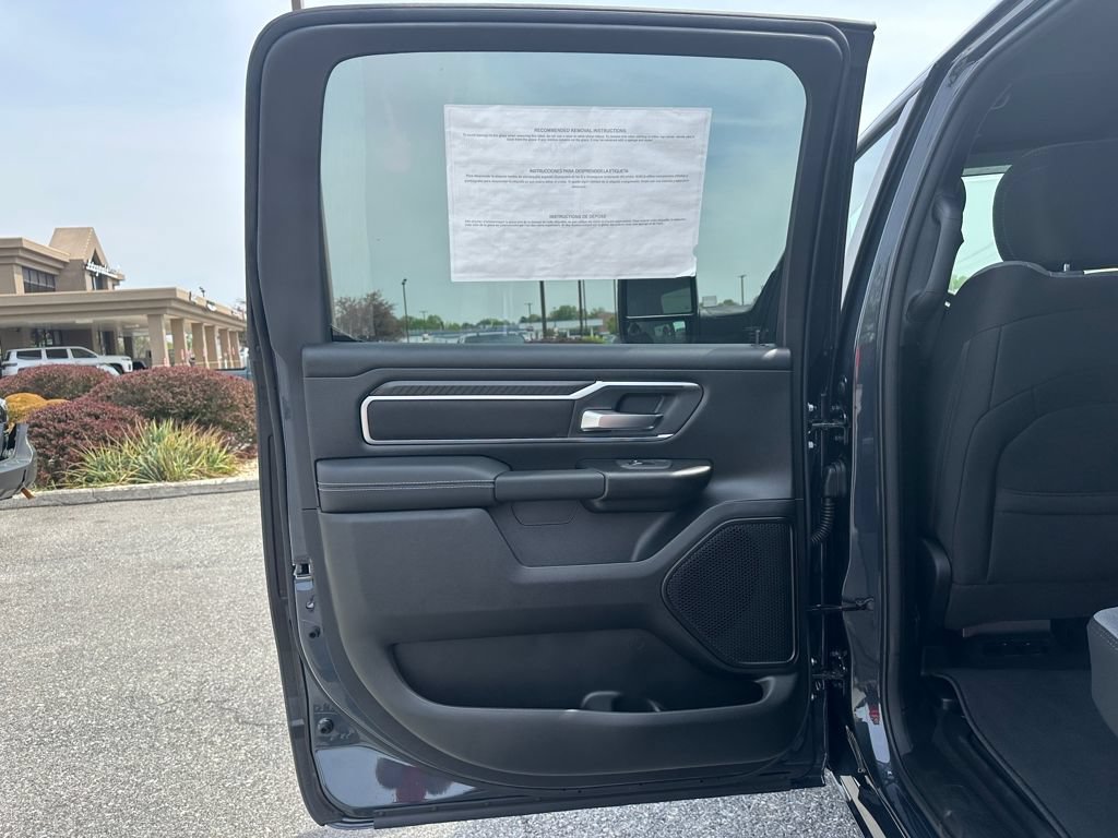 New 2026 RAM 1500 Big Horn AWD/4WD image 9