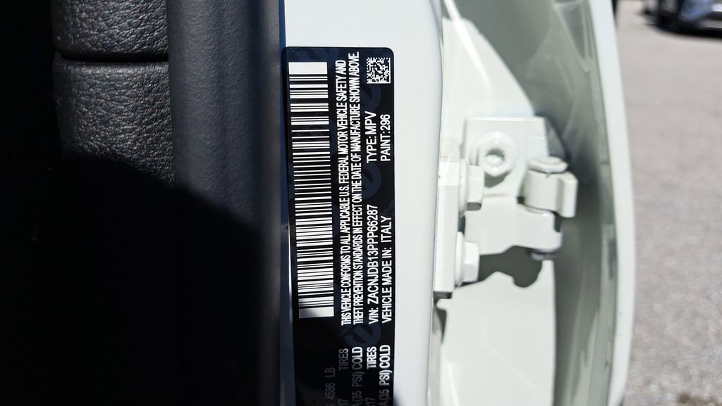 Used 2023 Jeep Renegade Latitude image 28