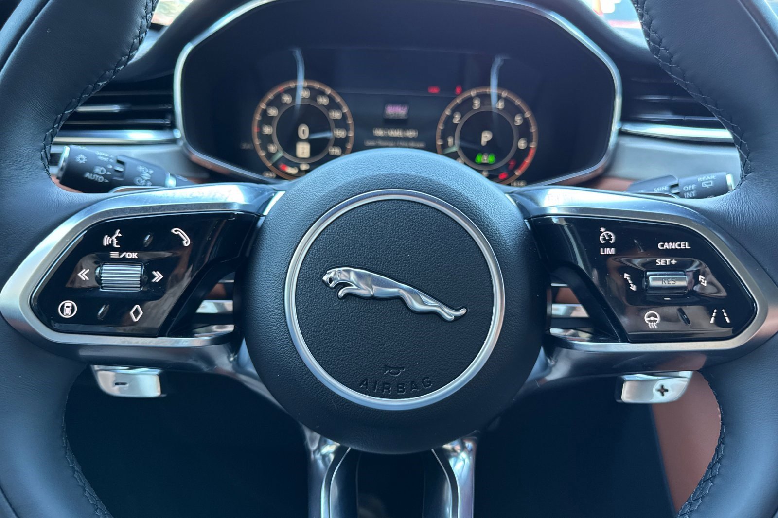 New 2026 Jaguar F-PACE R-Dynamic S image 17