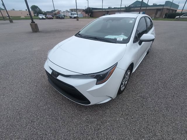 Used 2025 Toyota Corolla LE FWD image 12