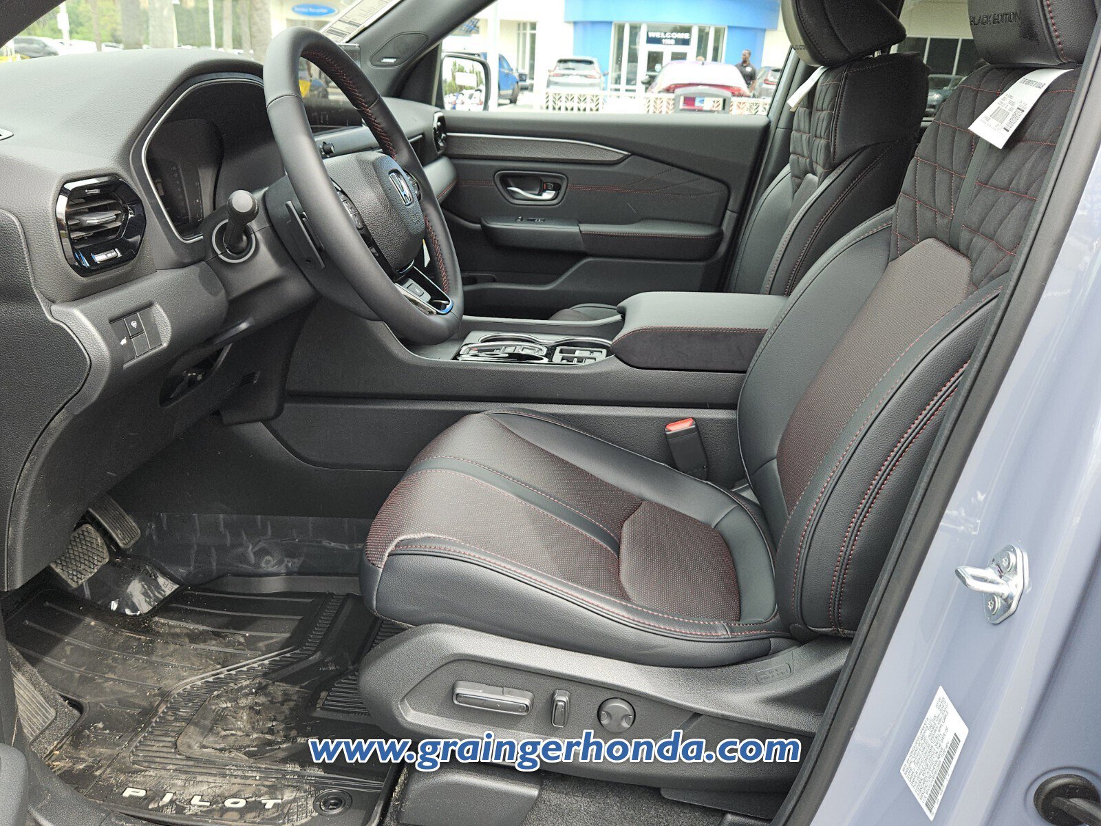 New 2026 Honda Pilot Black Edition image 9