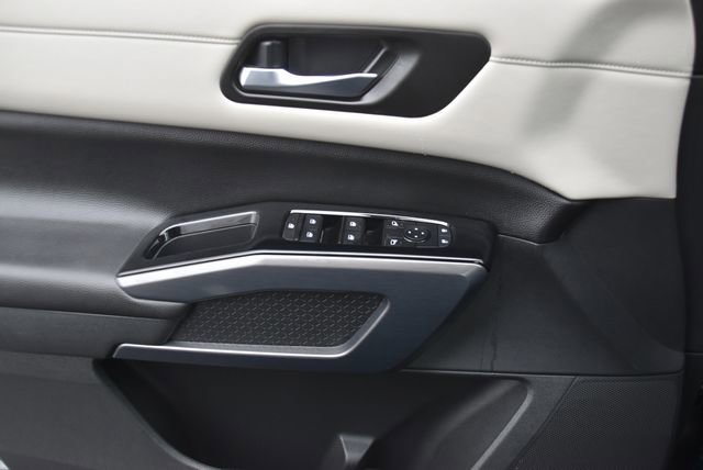 Used 2023 Nissan Pathfinder SL w/ SL Premium Package image 27