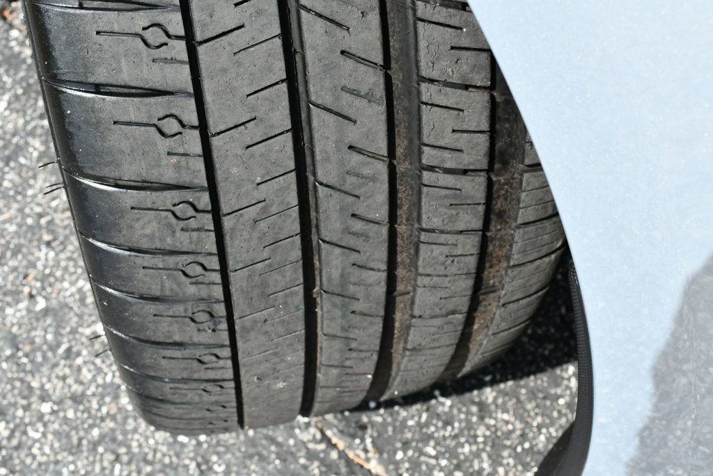 Used 2024 Chevrolet Corvette Stingray Coupe w/ Chrome Exterior Badge Package RWD image 50