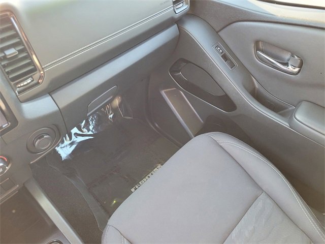 Used 2023 Nissan Frontier SV w/ Midnight Edition Package image 12