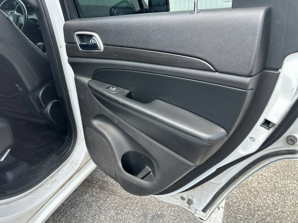 Used 2018 Jeep Grand Cherokee Altitude AWD/4WD image 26