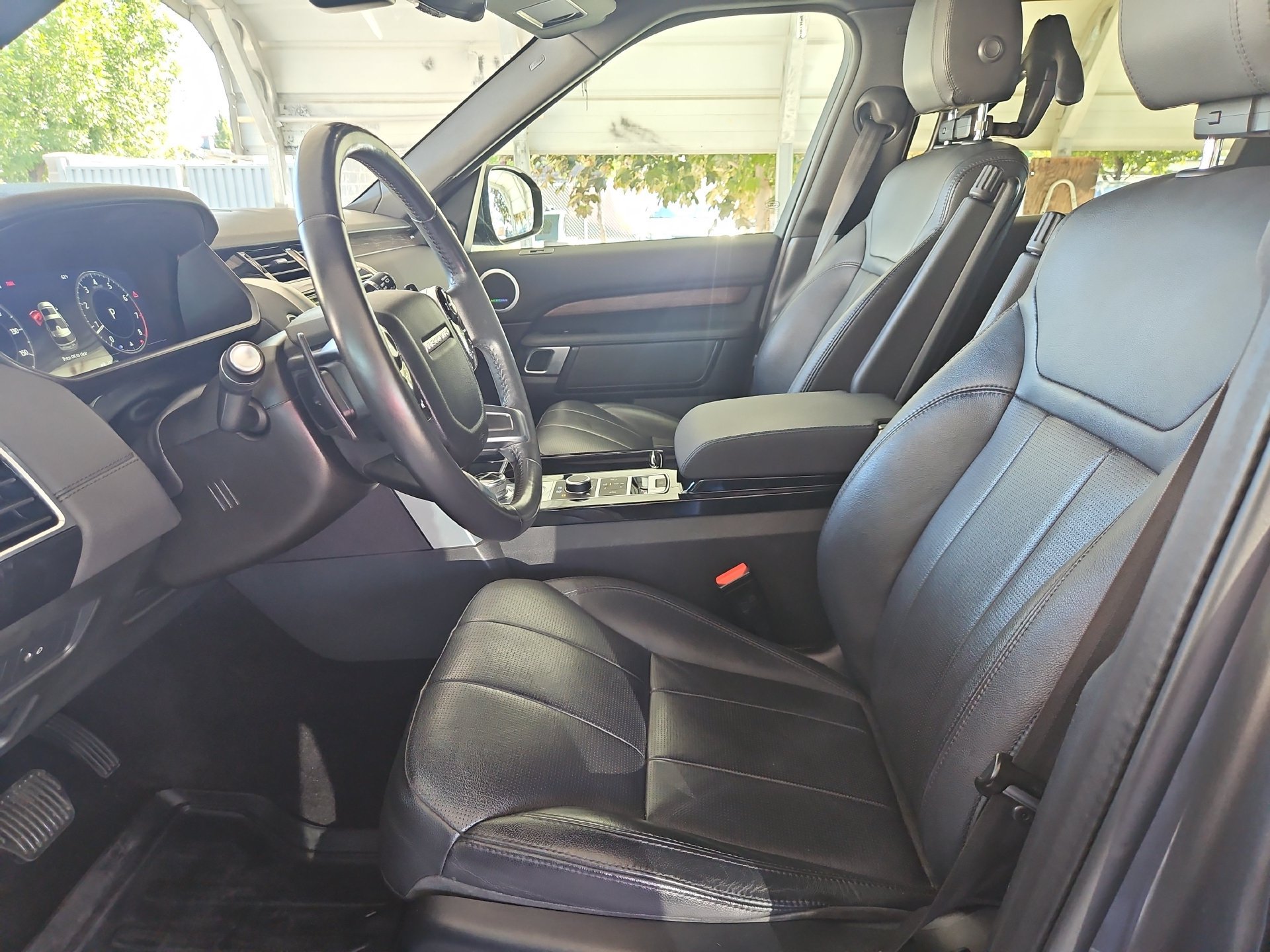 Used 2019 Land Rover Discovery HSE AWD/4WD image 18