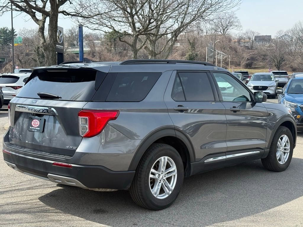 Used 2022 Ford Explorer XLT w/ Equipment Group 202A image 8