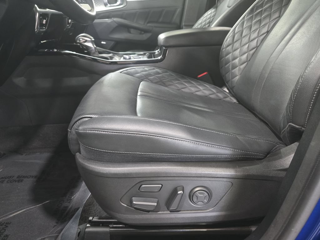 Used 2023 Kia Sorento SX AWD/4WD image 25