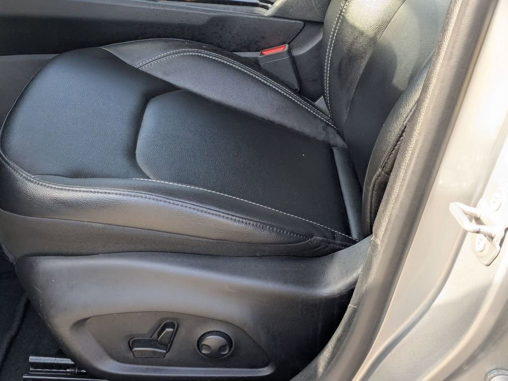 Used 2025 Jeep Compass Limited image 23