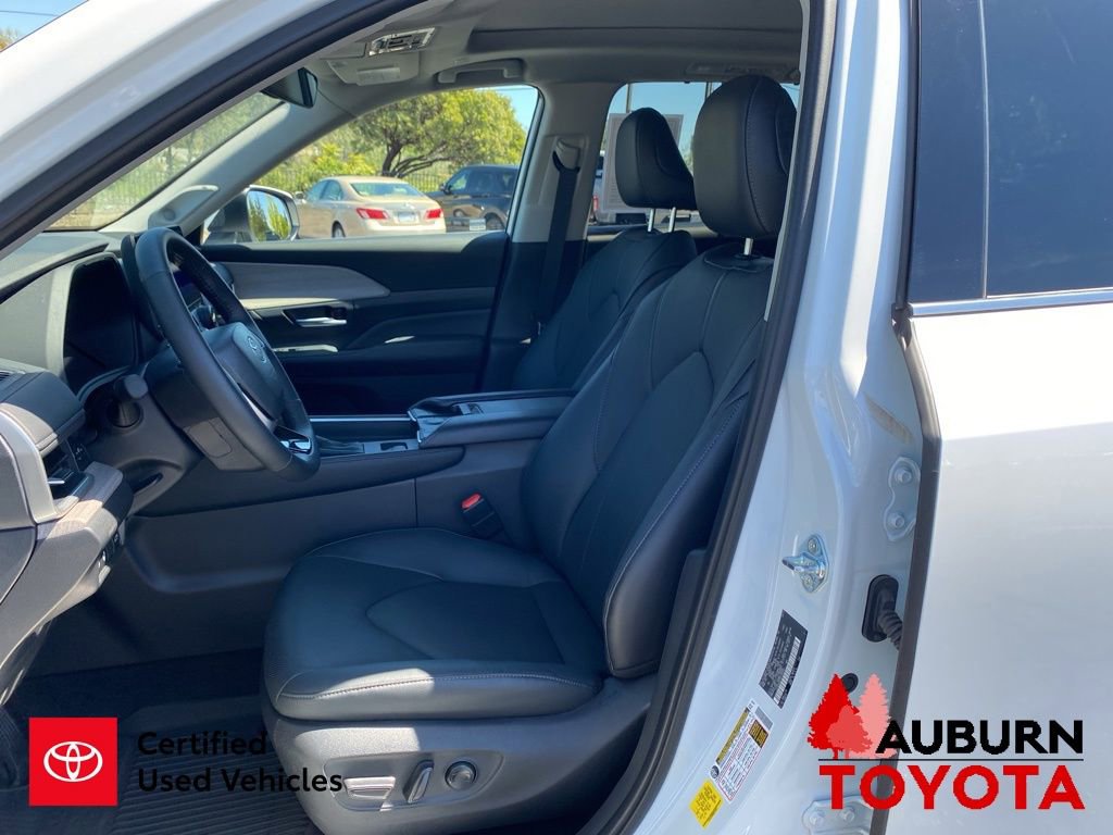 Certified 2025 Toyota Grand Highlander AWD image 37
