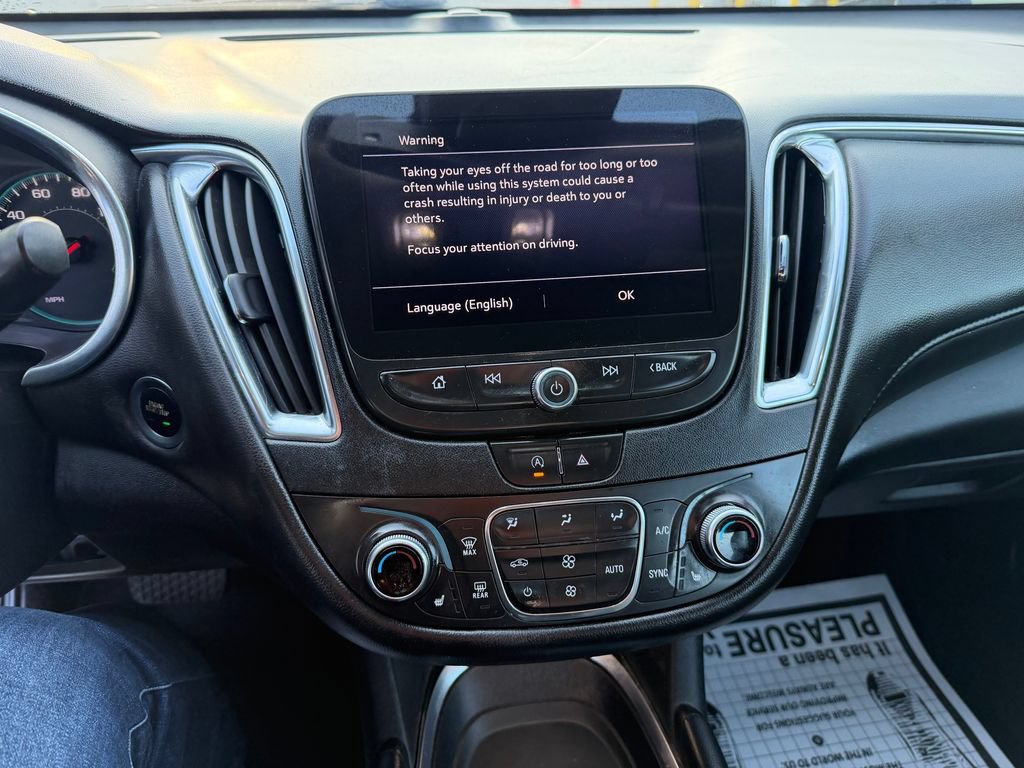 Used 2021 Chevrolet Malibu LT w/ Leather Package FWD image 17