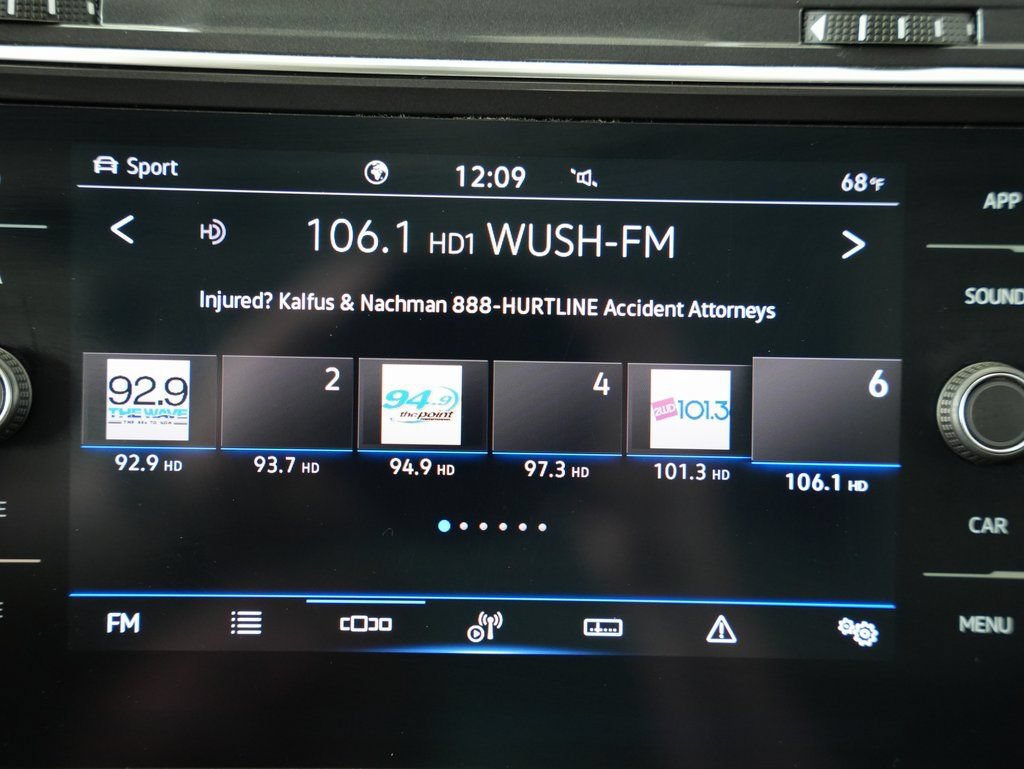 Used 2021 Volkswagen Tiguan SE w/ Panoramic Sunroof Package AWD/4WD image 19