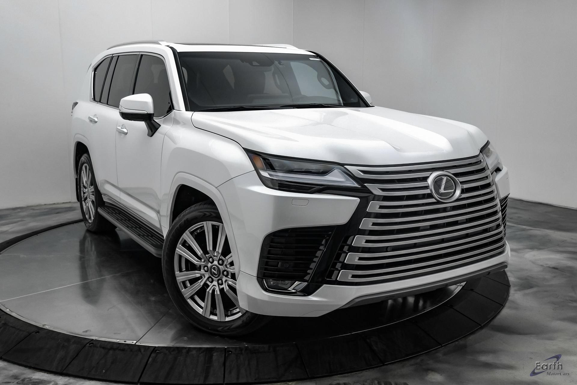 Used 2023 Lexus LX 600 4WD w/ Accessory Package (Z1) image 24
