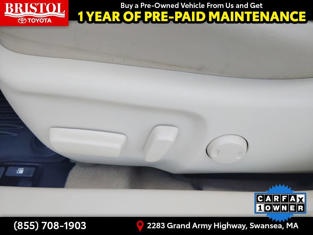 Used 2017 Toyota Camry XLE w/ Moonroof Package FWD image 23