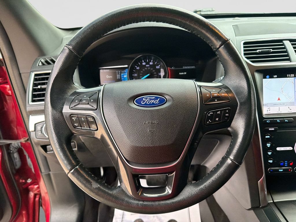 Used 2019 Ford Explorer Limited w/ Ford Safe & Smart Package AWD/4WD image 31