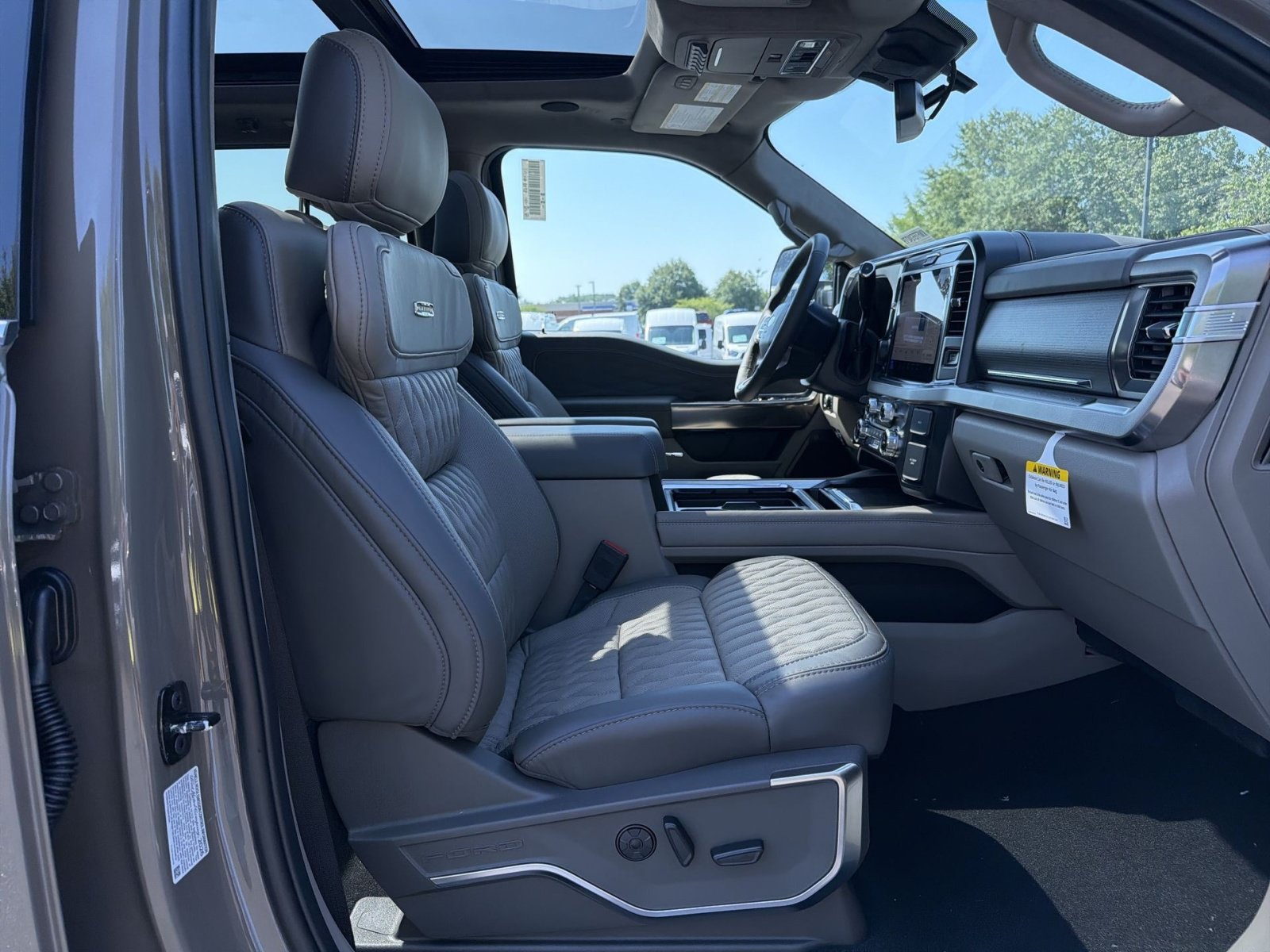 New 2026 Ford F350 Platinum w/ Platinum Plus Package AWD/4WD image 25