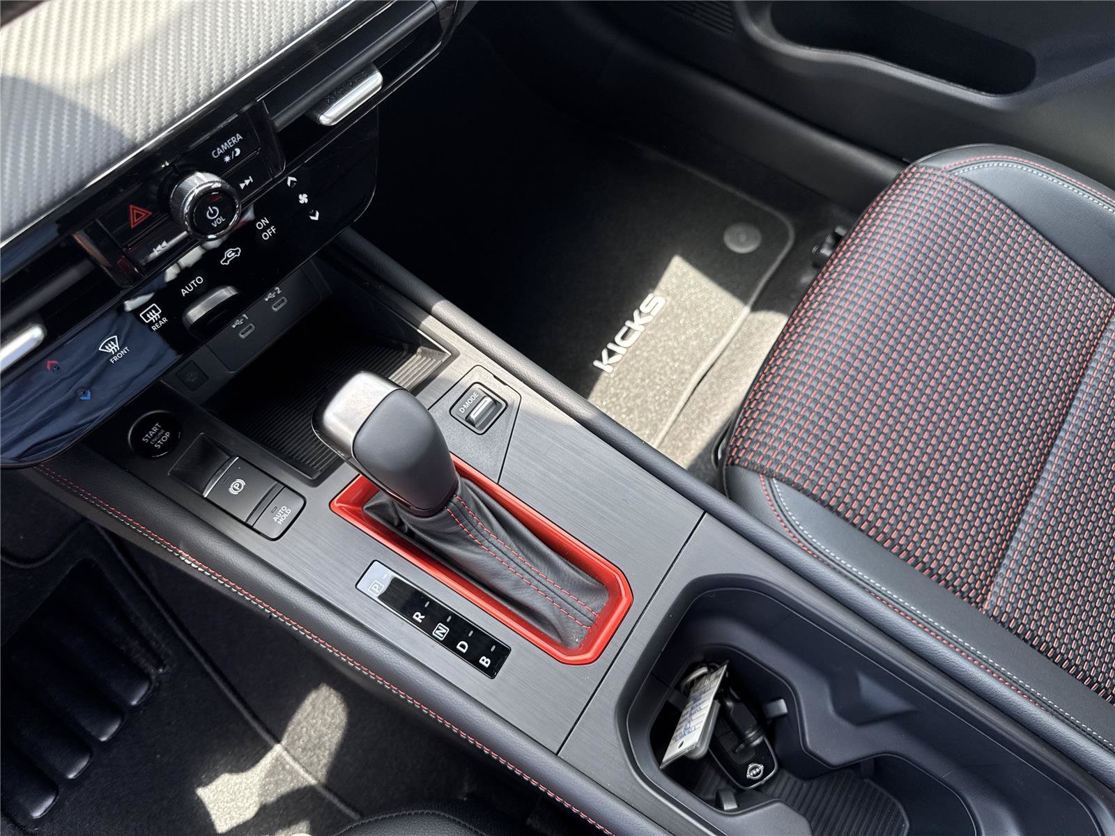 New 2026 Nissan Kicks SR AWD/4WD image 27