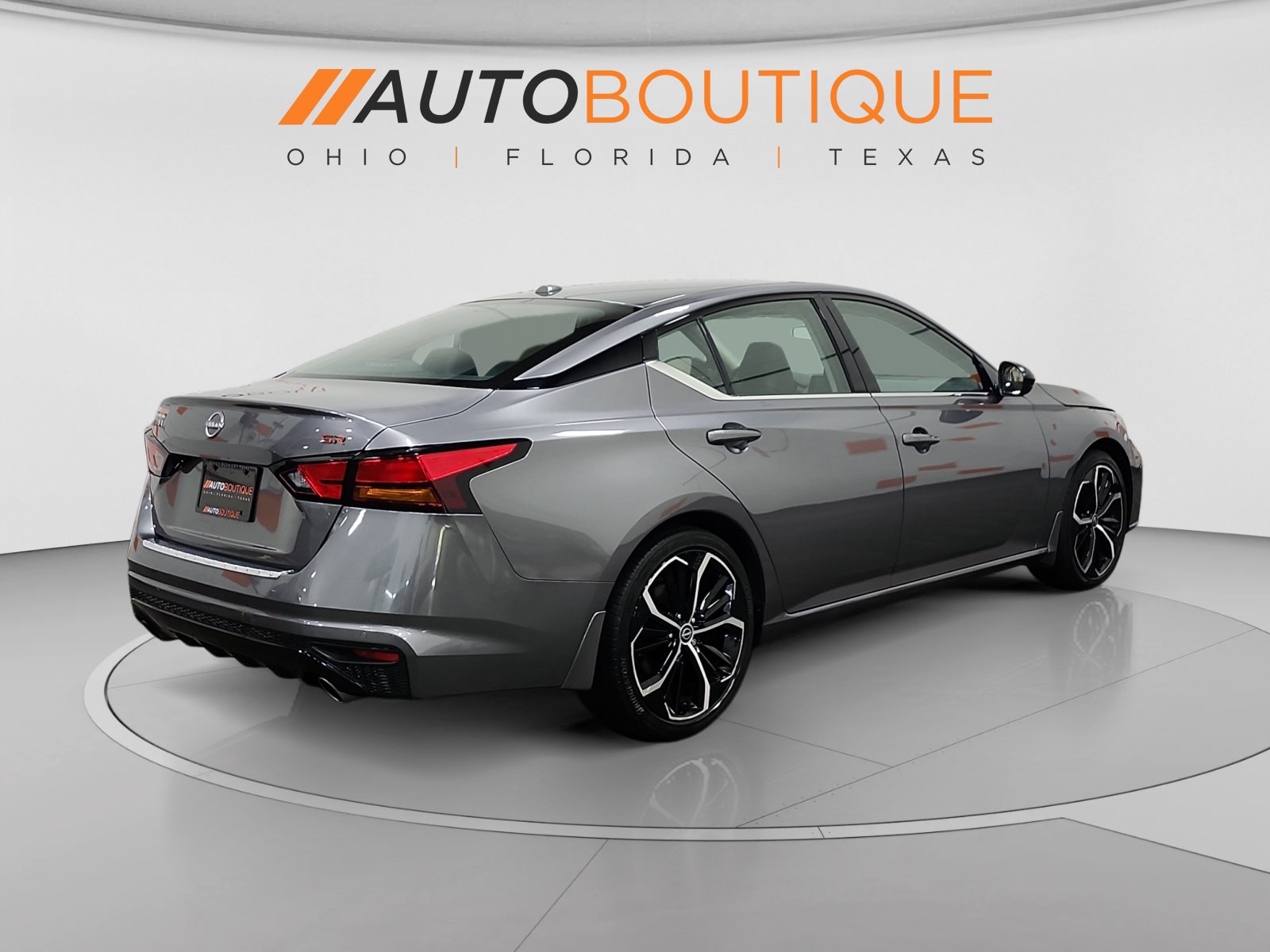 Used 2023 Nissan Altima 2.5 SR FWD image 5