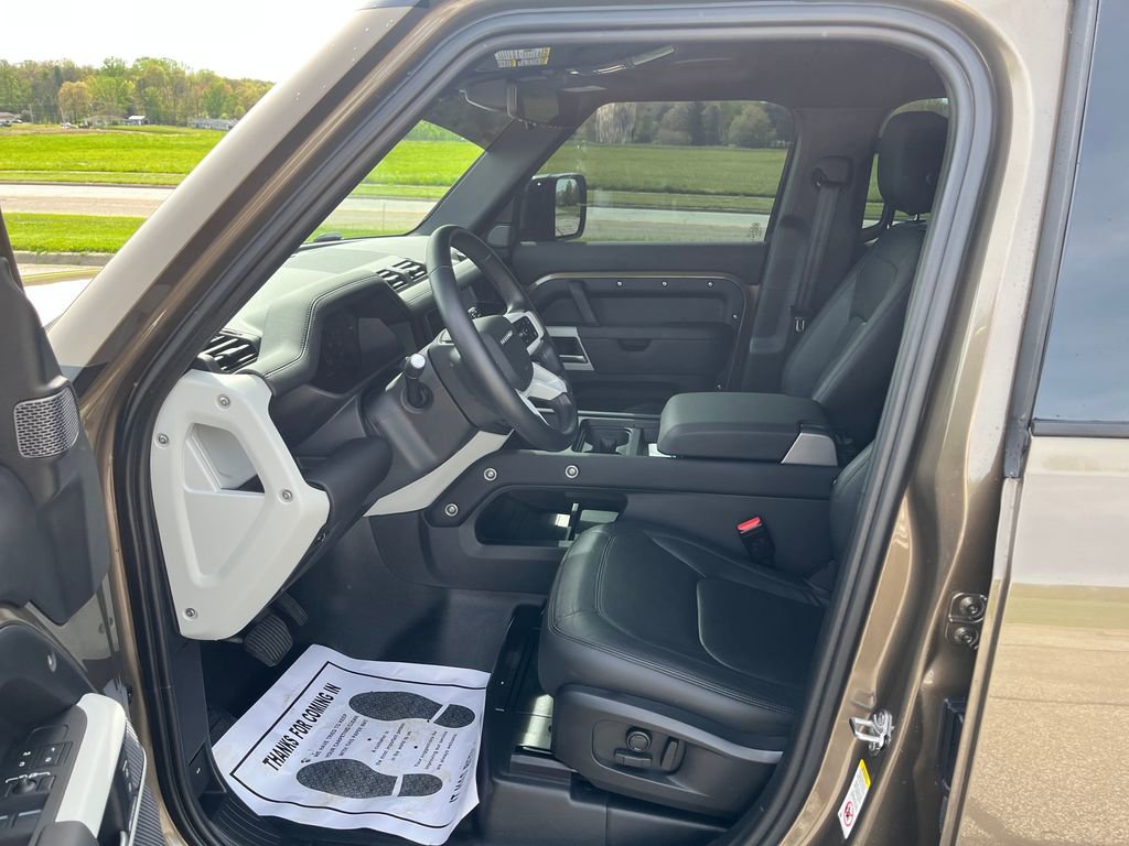 Used 2024 Land Rover Defender 110 S AWD/4WD image 9