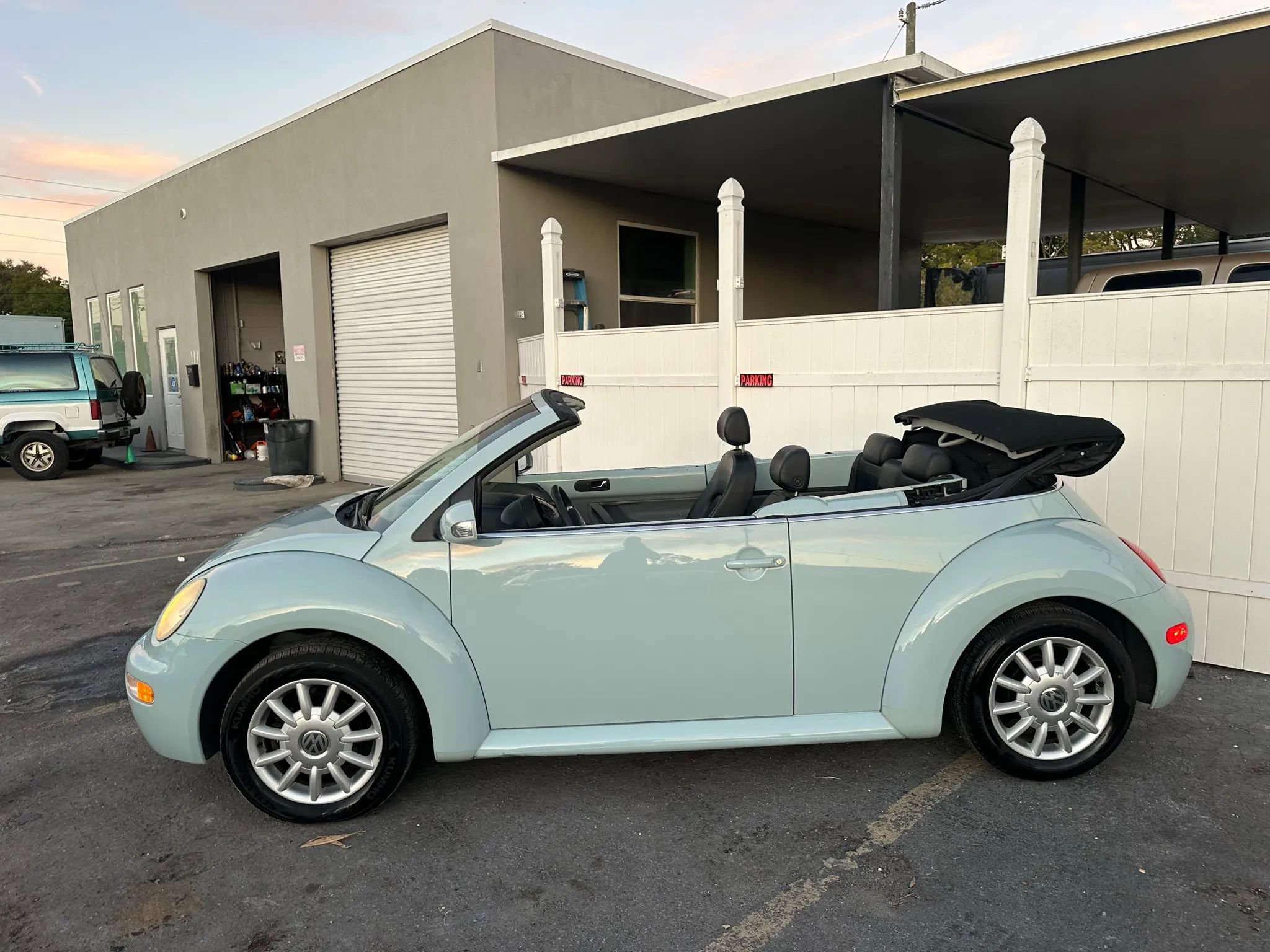 Used 2004 Volkswagen Beetle GLS image 2