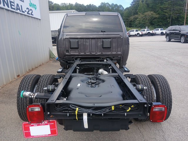 New 2027 RAM 4500 Tradesman w/ Chrome Appearance Group AWD/4WD image 4
