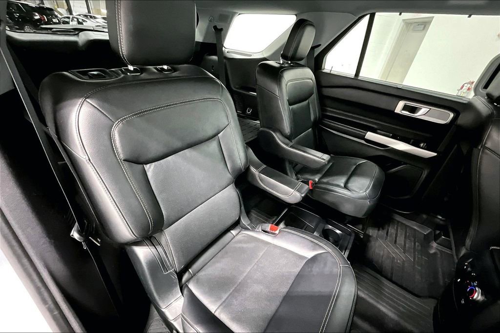 Used 2021 Ford Explorer Limited w/ Equipment Group 301A image 35