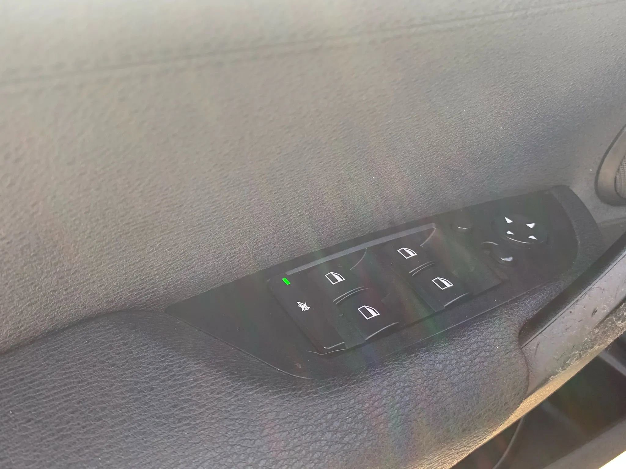 Used 2015 BMW X1 xDrive28i image 5