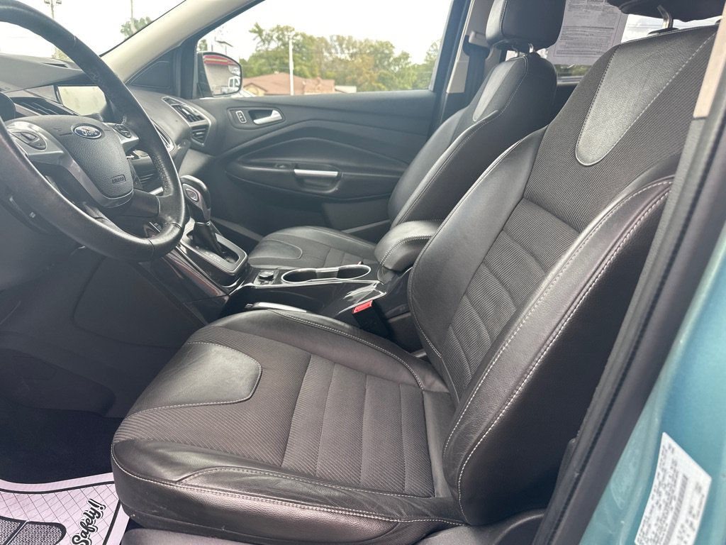 Used 2013 Ford Escape Titanium AWD/4WD image 2