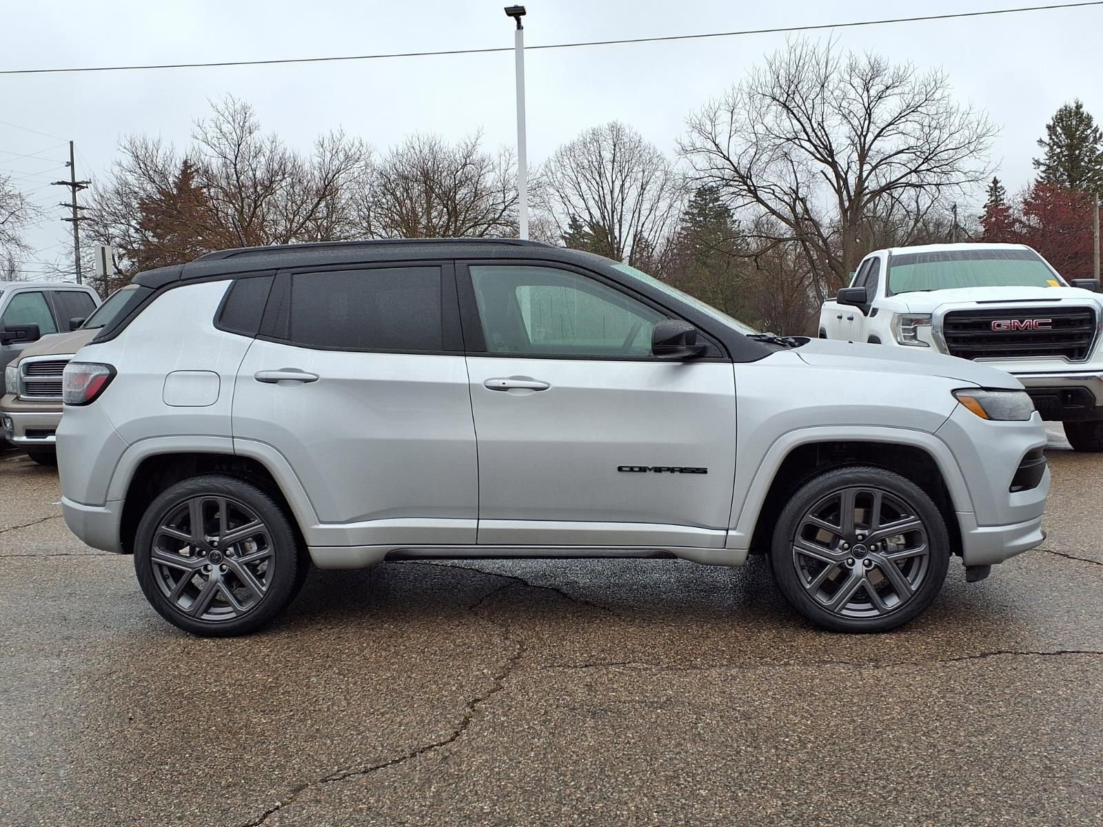 Used 2025 Jeep Compass Limited w/ High Altitude Package AWD/4WD image 4