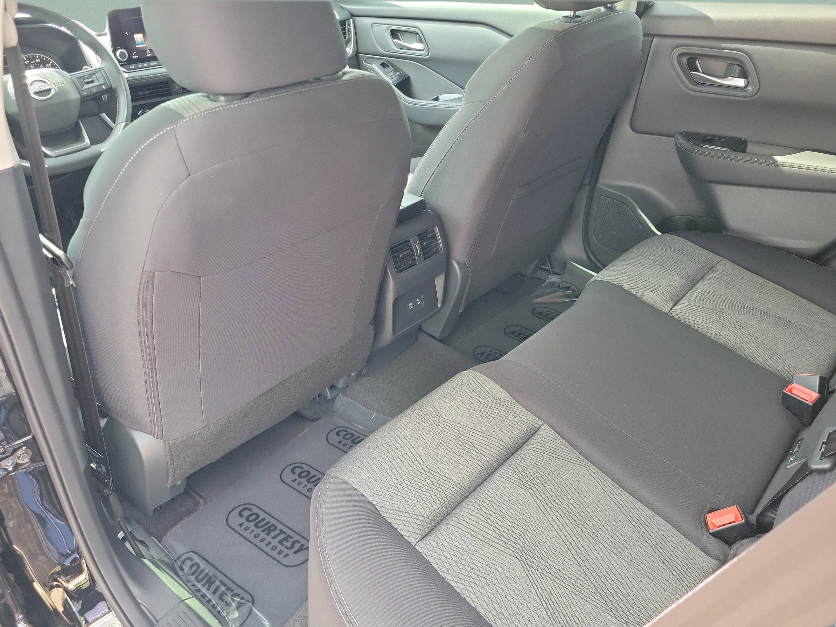 New 2026 Nissan Rogue SV FWD image 10