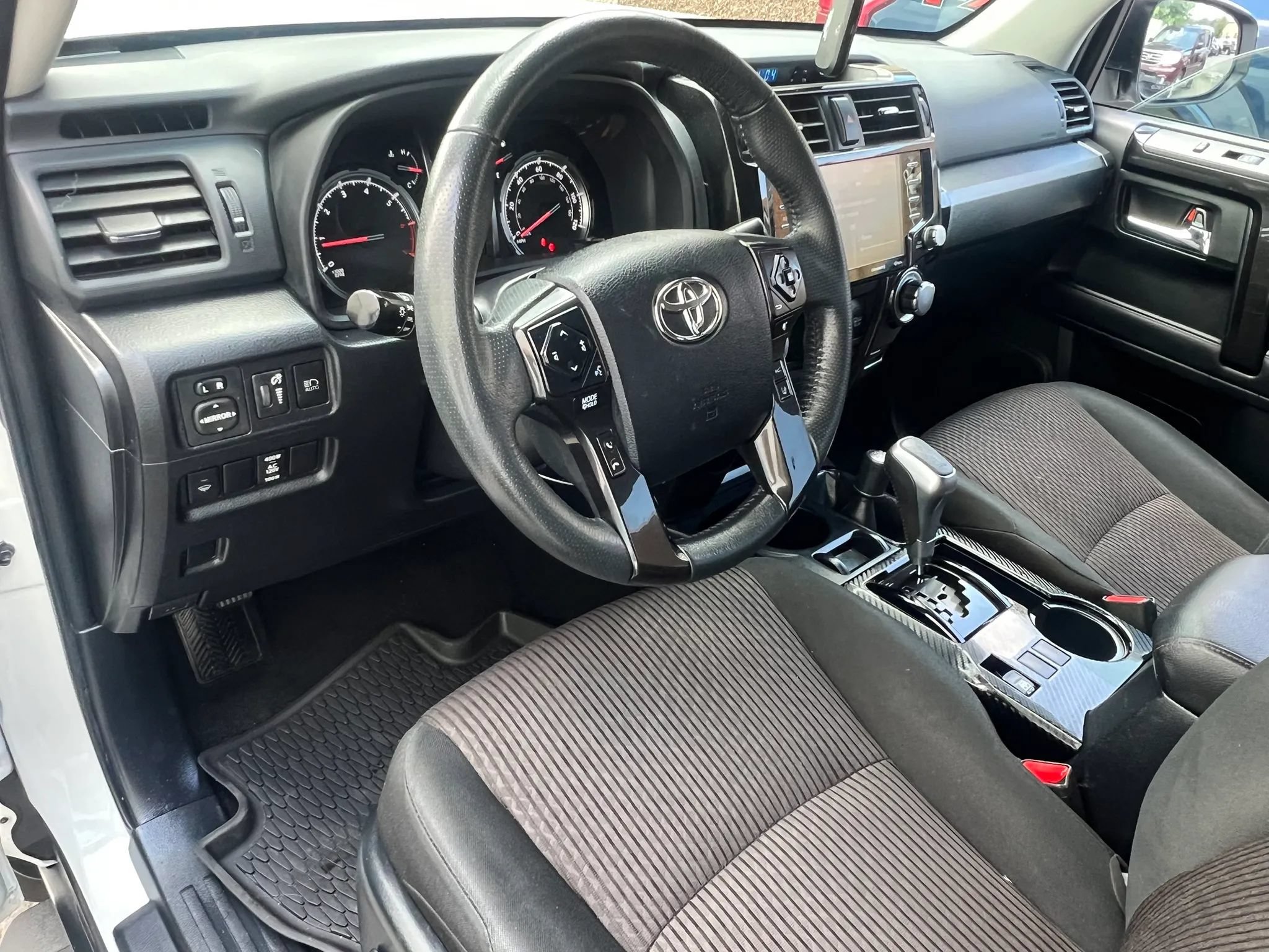 Used 2020 Toyota 4Runner TRD Off-Road AWD/4WD image 15