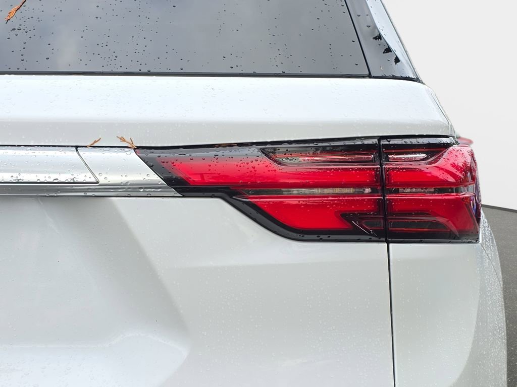 Used 2022 Chevrolet Traverse High Country image 40