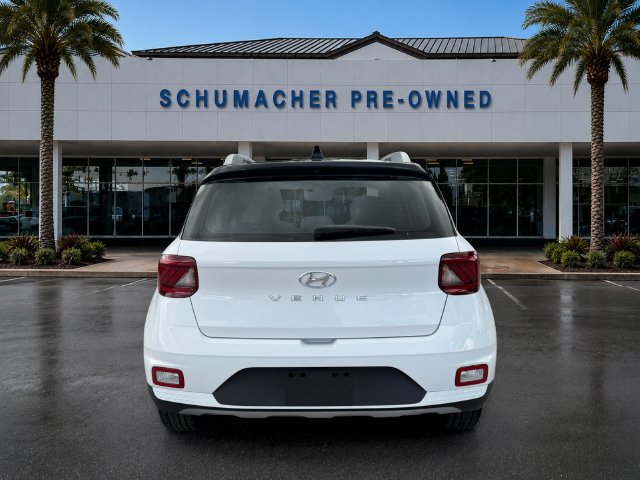 Used 2022 Hyundai Venue Limited w/ Cargo Package FWD image 6