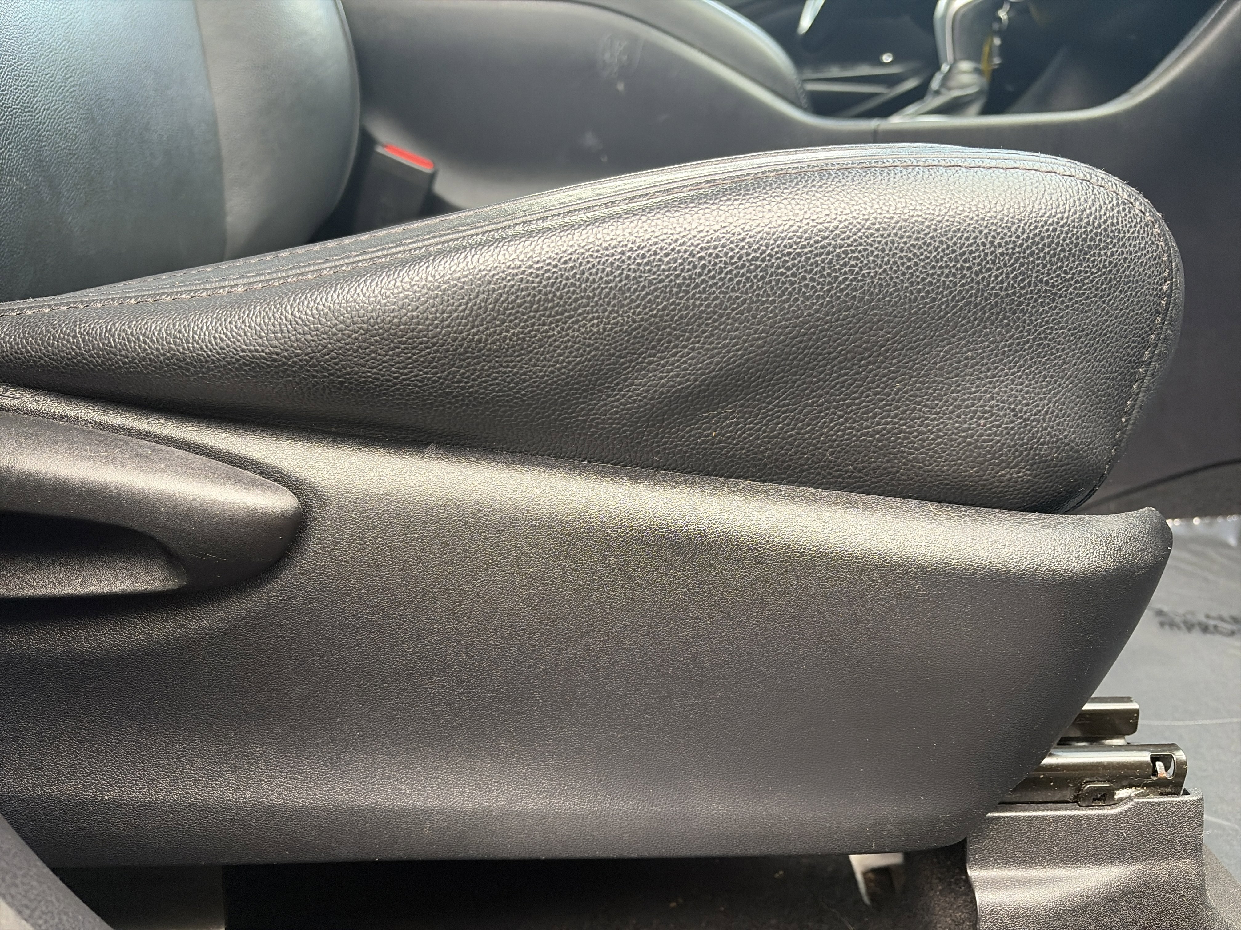 Used 2018 Toyota Highlander Plus AWD/4WD image 31