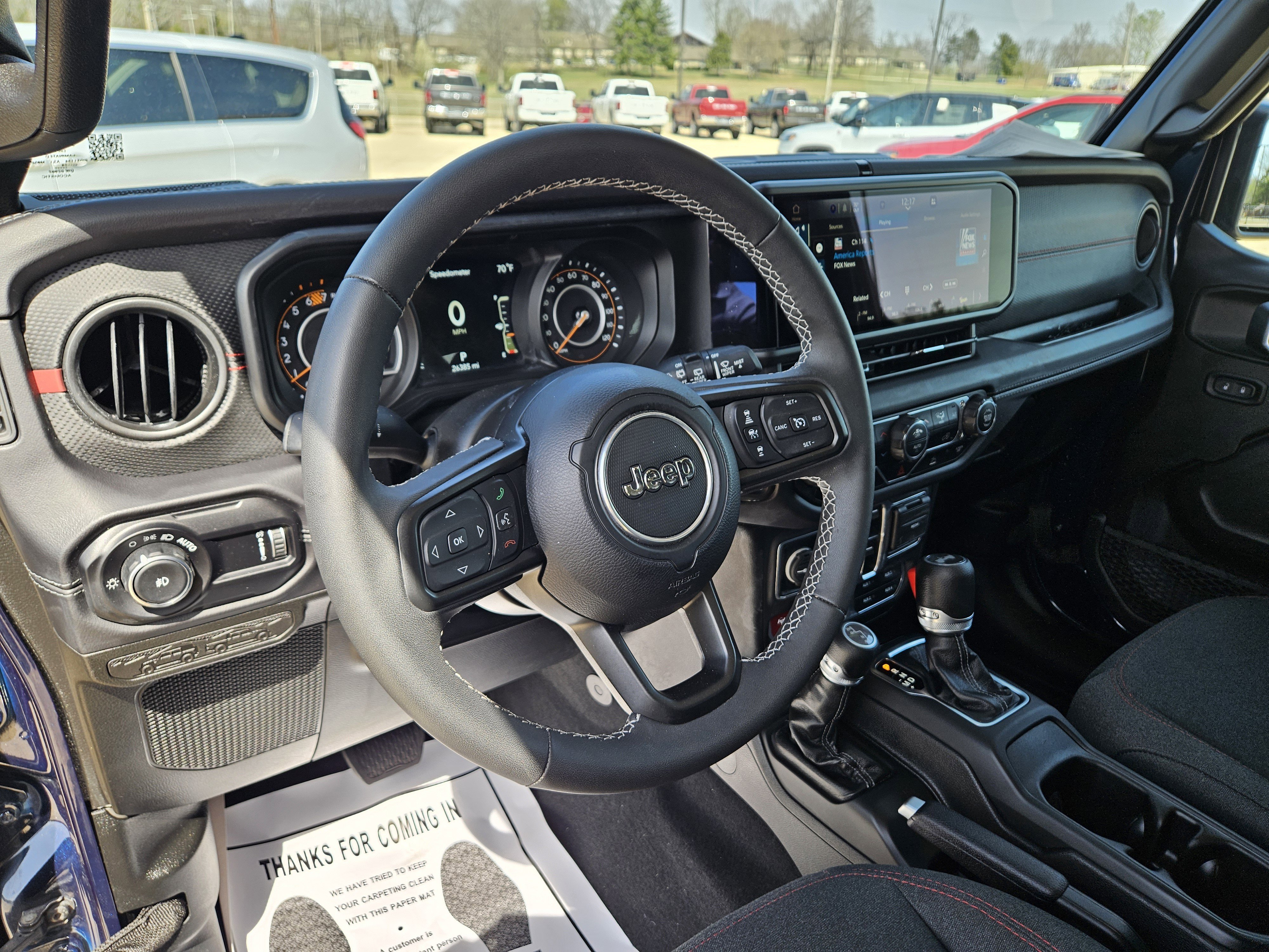 Used 2025 Jeep Wrangler Unlimited Rubicon AWD/4WD image 15