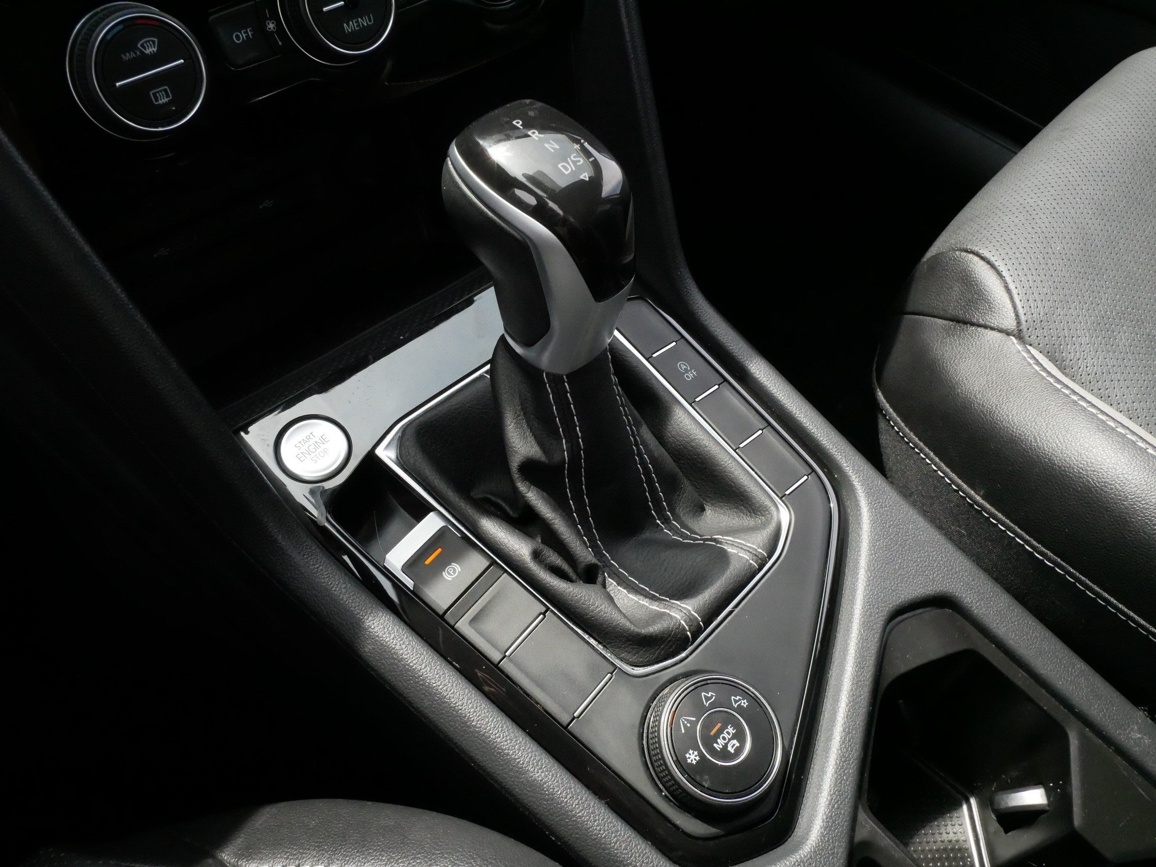 Certified 2023 Volkswagen Taos SEL AWD/4WD image 24