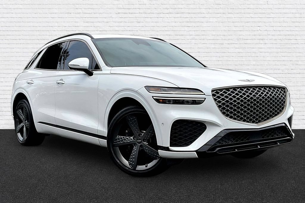 Used 2023 Genesis GV70 2.5T w/ Sport Prestige Package AWD/4WD image 3