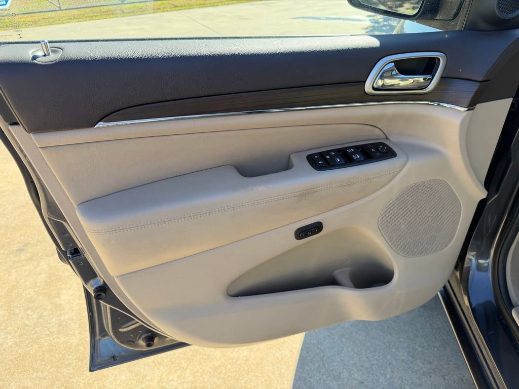 Used 2015 Jeep Grand Cherokee Overland image 14