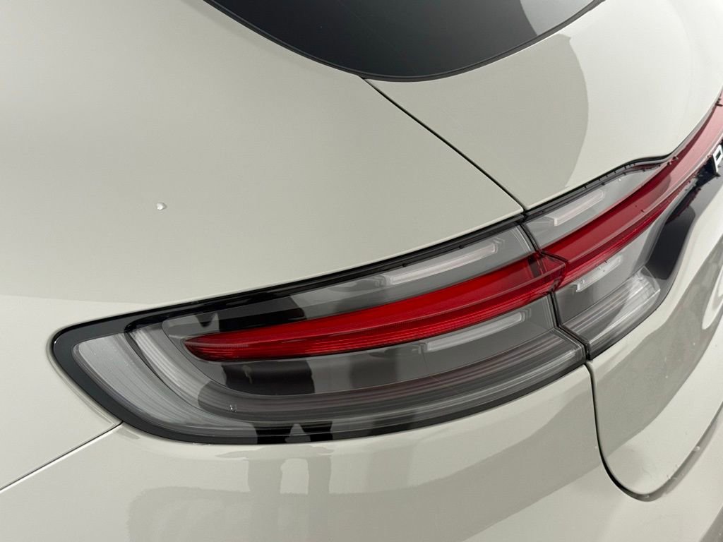 New 2026 Porsche Macan image 16