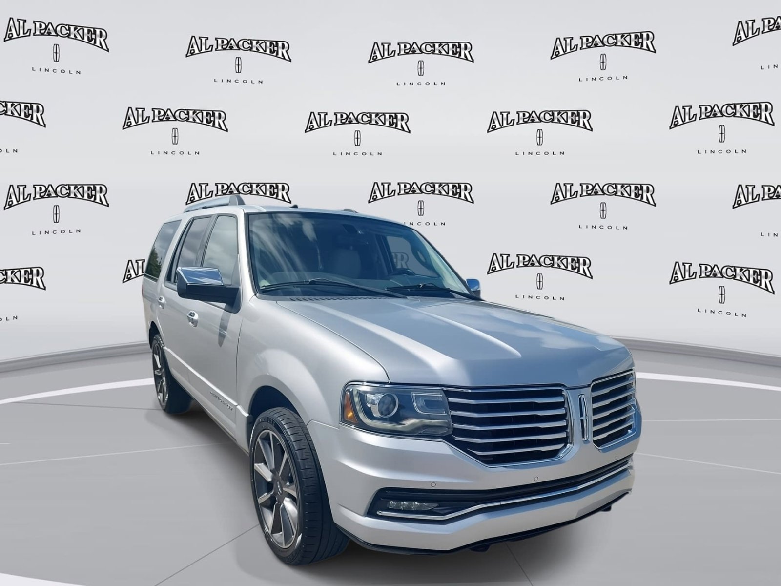 Used 2017 Lincoln Navigator Reserve image 7