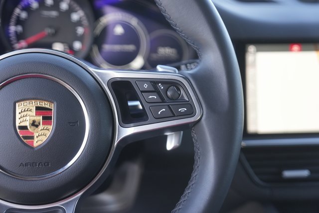 Used 2021 Porsche Cayenne image 24