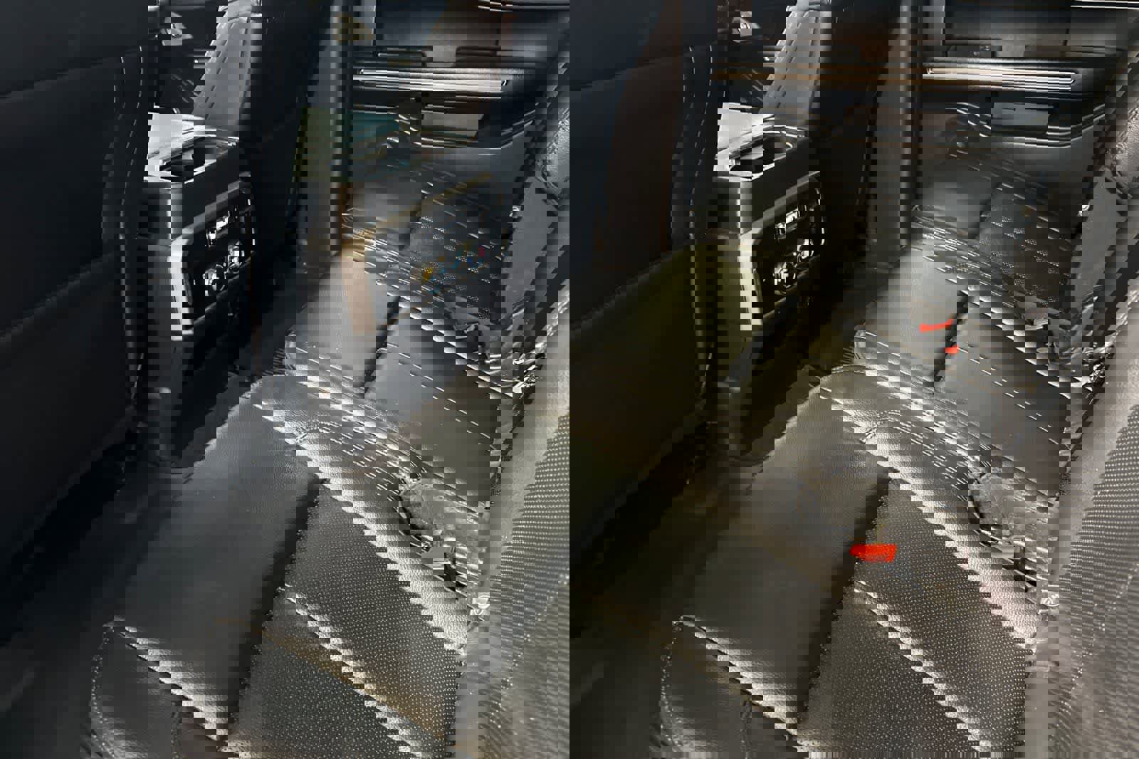 Used 2020 Ford Expedition XLT w/ Equipment Group 202A AWD/4WD image 5