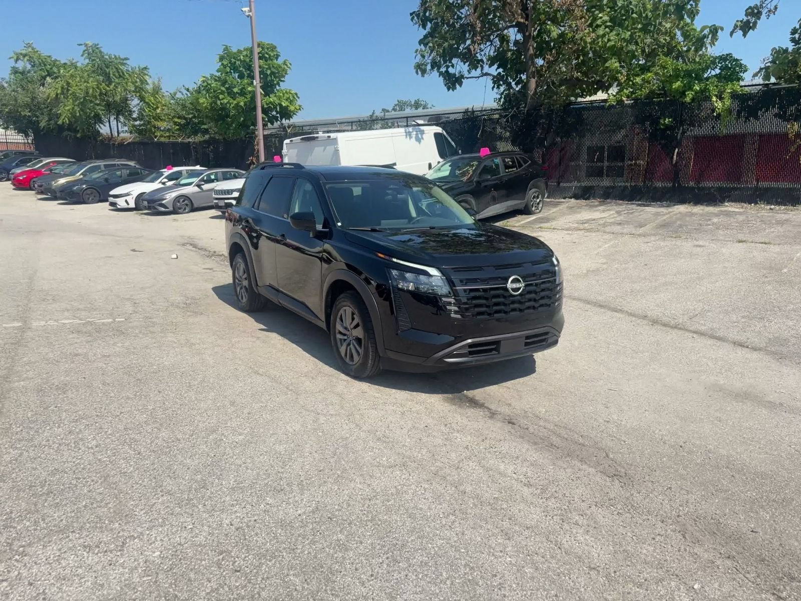 Used 2026 Nissan Pathfinder SV FWD image 3