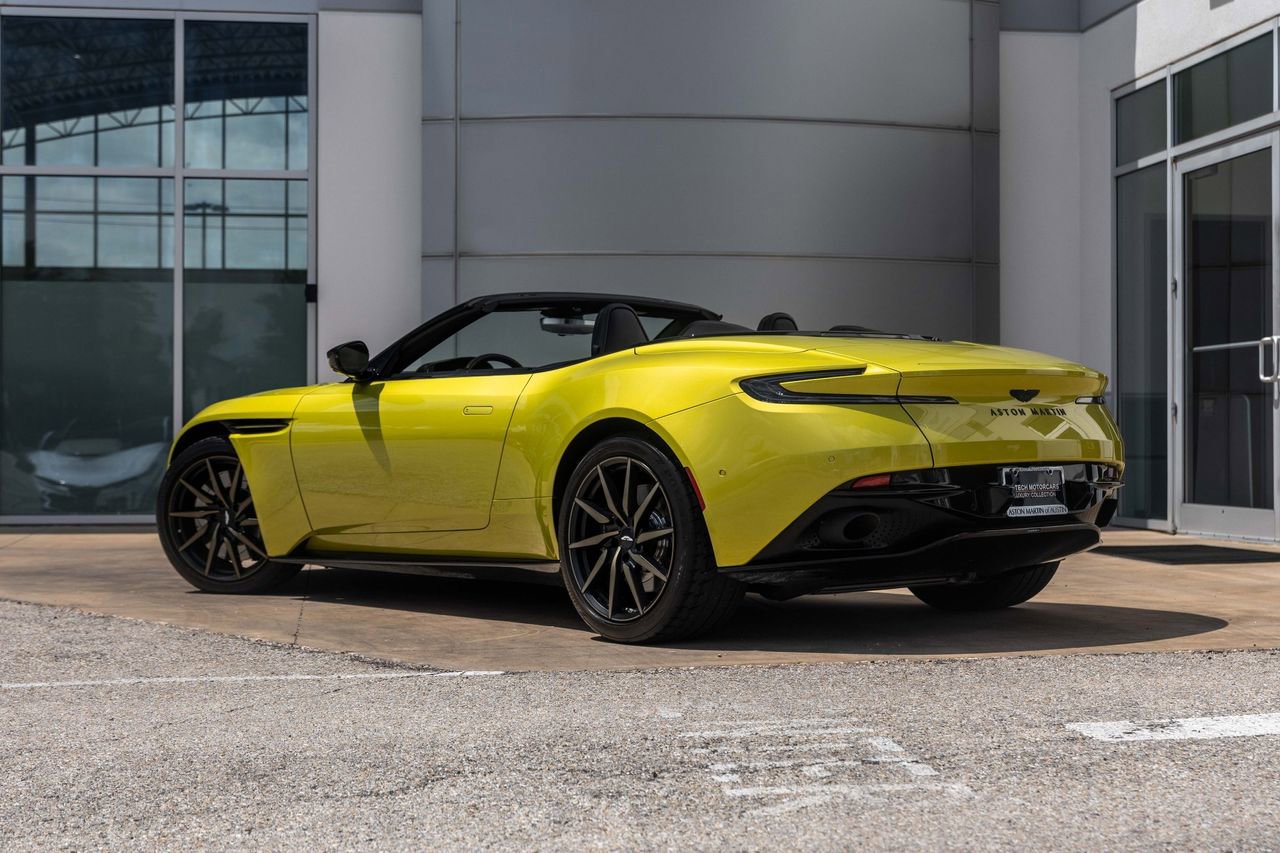 Used 2022 Aston Martin DB11 Volante RWD image 13