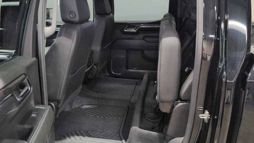 Used 2024 Chevrolet Silverado 1500 LTZ AWD/4WD image 18