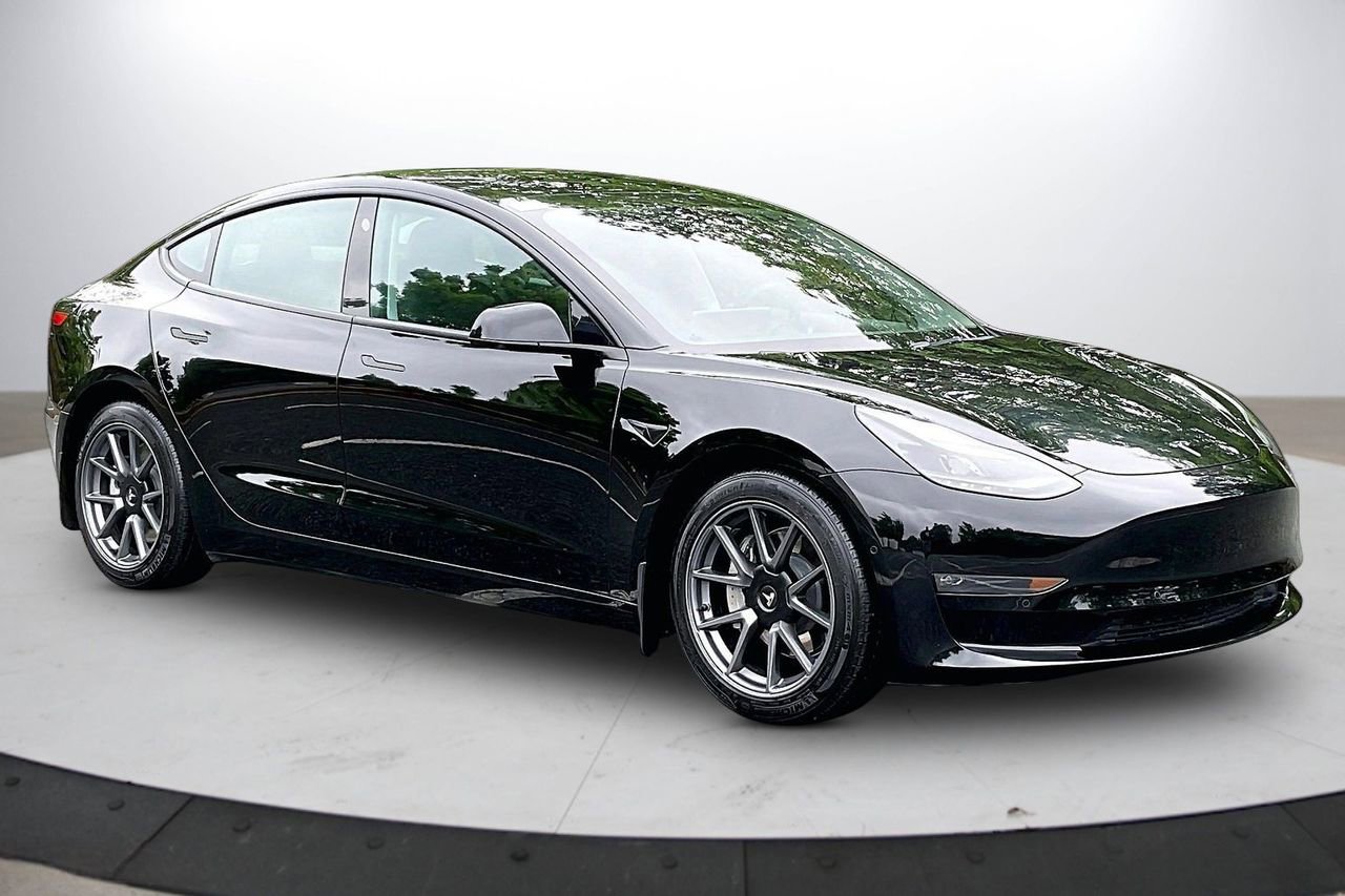 Used 2022 Tesla Model 3 Long Range AWD/4WD image 2