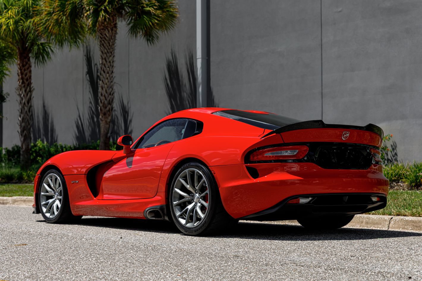 Used 2014 SRT Viper GTS w/ GTS Laguna Interior Package RWD image 24