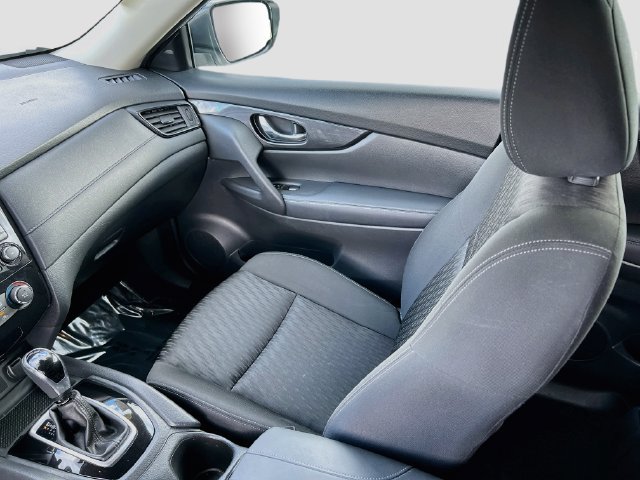 Used 2019 Nissan Rogue S w/ Special Edition Package FWD image 5