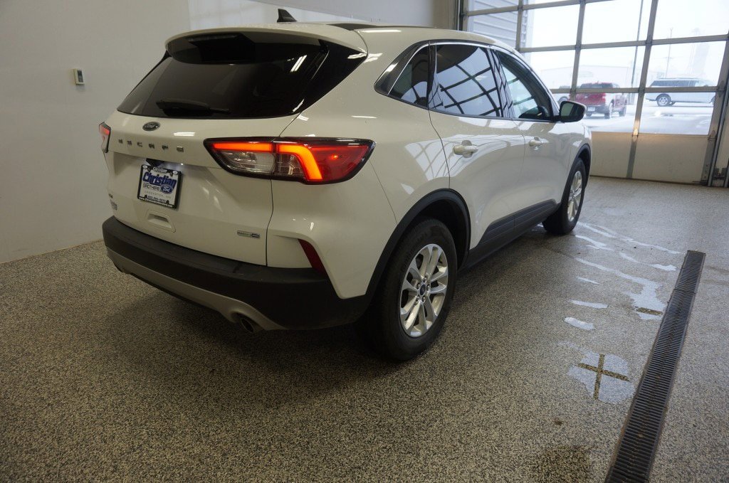 Used 2020 Ford Escape SE image 3